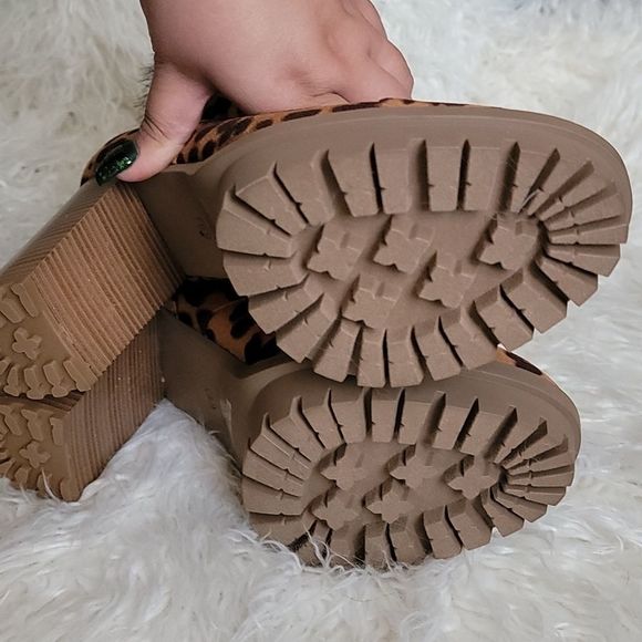 Leopard Print Bootie, size US Women 10 - Picture 3 of 6